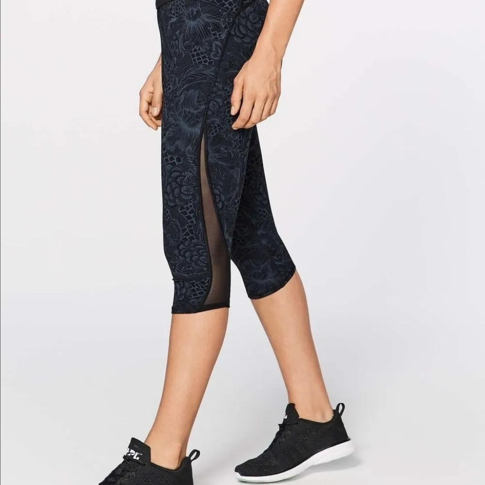 Lululemon Train Times Crop 17" Nouveau Mach Blue Black - Picture 3 of 7